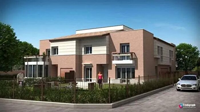 Casa con 6 locali in vendita in Via Reggimento Pistoia, Modena