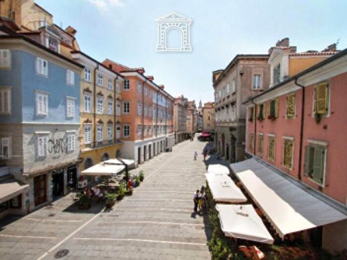 Appartamento bilocale in affitto in Via Cavana, Trieste