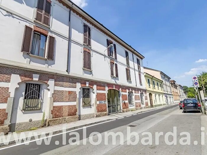 Appartamento trilocale in vendita in Via col di Lana, Monza