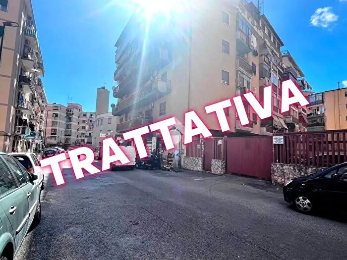 Appartamento bilocale in vendita in Via Montevergine, Napoli