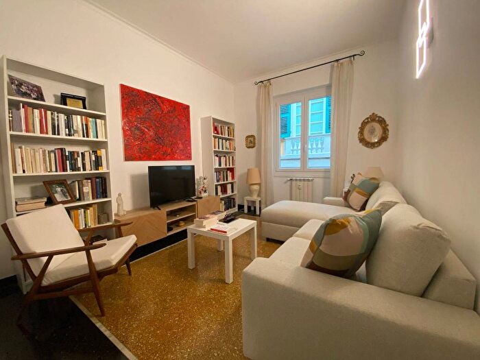 Appartamento trilocale in affitto in Via del Campo, Prè, Genova