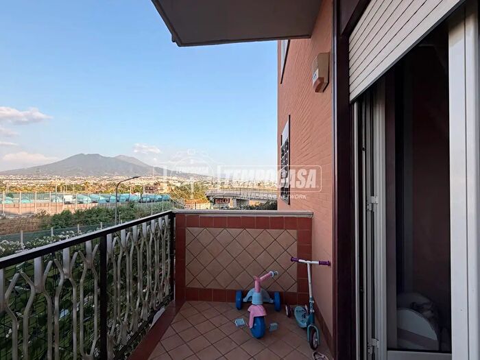 Appartamento trilocale in vendita in Via Giuseppe Garibaldi, Casoria