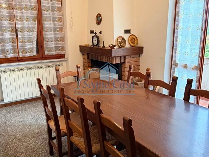 Casa con 5 locali in vendita in Castelnuovo Magra