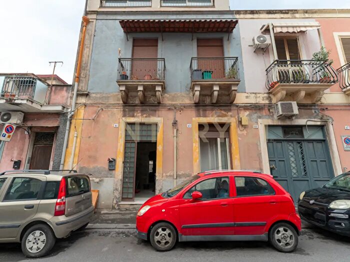 Casa quadrilocale in vendita in Via Timoleone, Catania