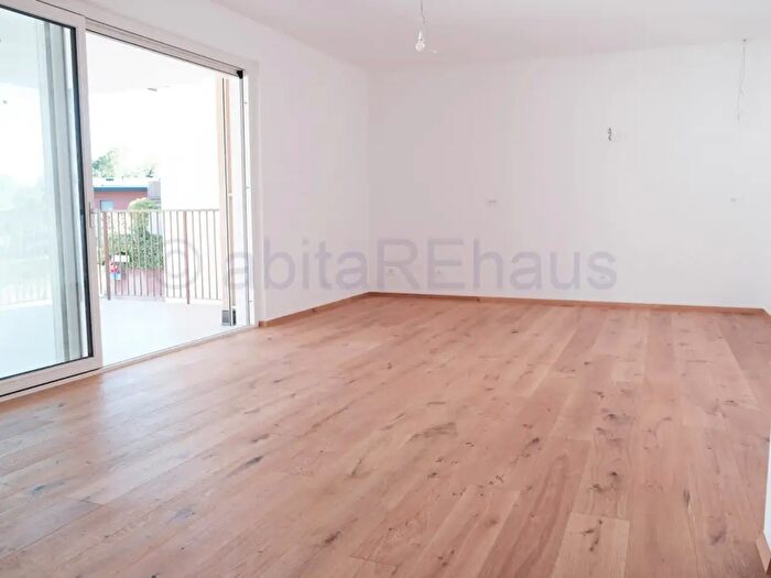 Appartamento con 5 locali in vendita in Via Val di Fiemme, Egna