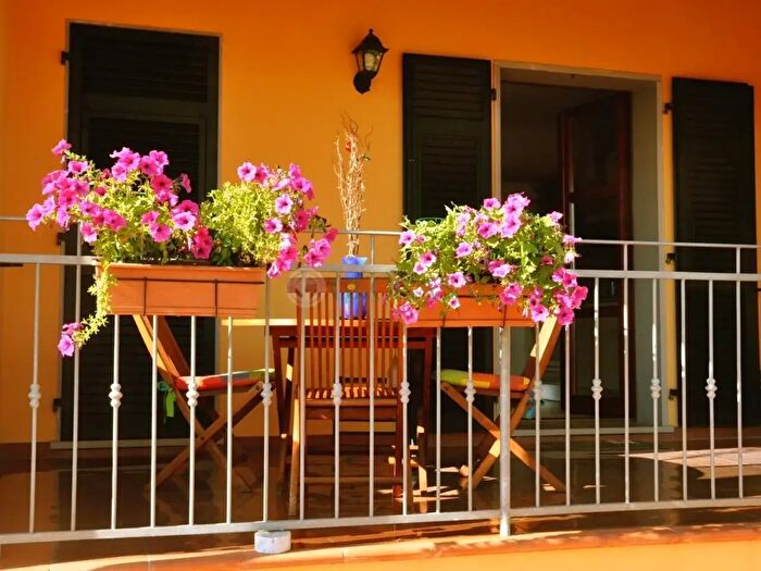 Casa con 9 locali in vendita in Via Olmarello, Castelnuovo Magra