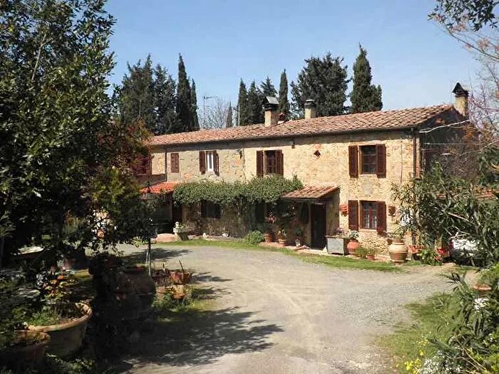 Casa con 15 locali in vendita in Montescudaio