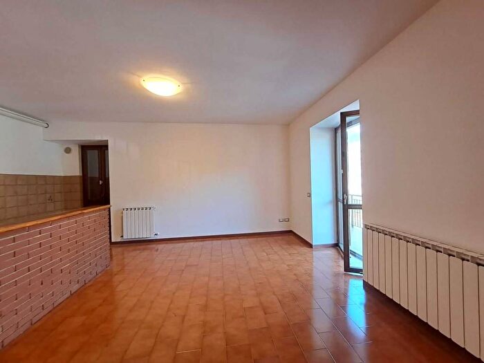 Appartamento trilocale in affitto in Via Giovanni Festi, Villa dOgna