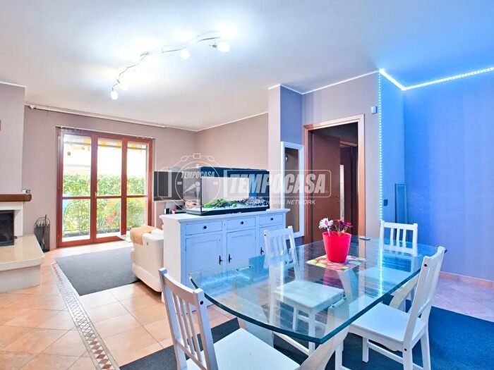 Appartamento trilocale in vendita in Trecate