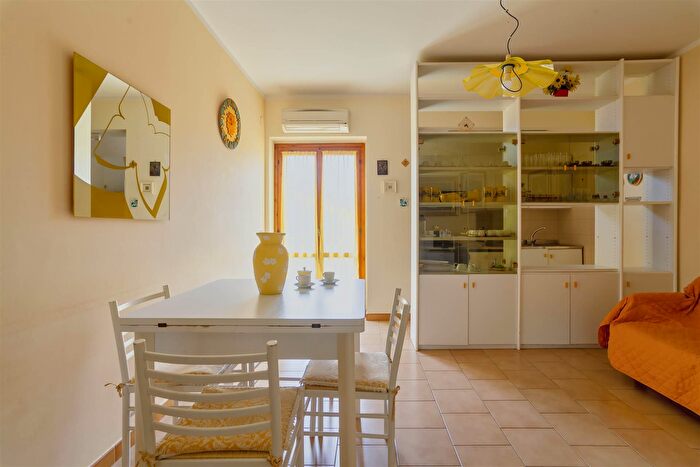 Appartamento quadrilocale in vendita in Roseto Capo Spulico