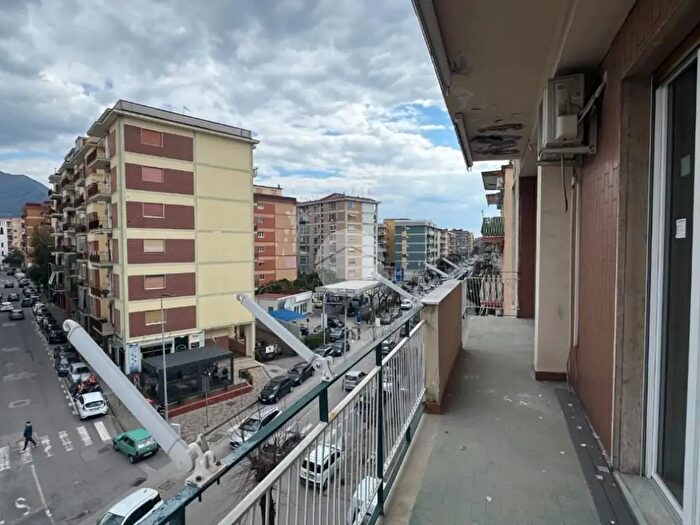 Appartamento quadrilocale in affitto in Via Alessandro Manzoni, San Giorgio A Cremano
