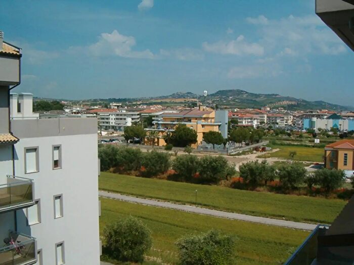 Appartamento bilocale in affitto in Via Emilio Alessandrini, Alba Adriatica