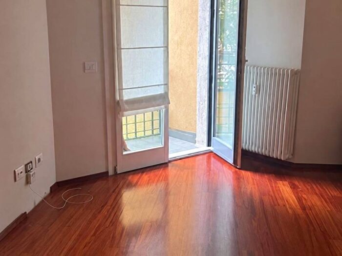 Appartamento trilocale in affitto in Via del Fusaro, Washington, Milano