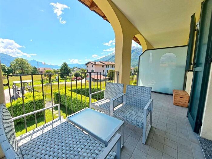 Appartamento trilocale in affitto in Via Poncia, Gravedona, Gravedona ed Uniti