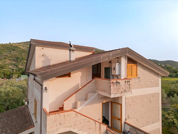 Appartamento quadrilocale in vendita in Contrada San Giovanni di Montecorice, Castellabate