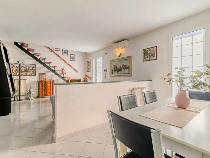 Appartamento trilocale in vendita in Via Urivei, Toirano