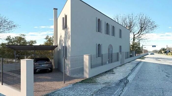 Casa con 8 locali in vendita in Dolo