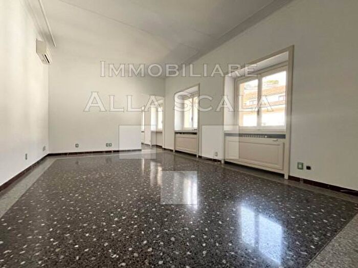 Appartamento con 6 locali in affitto in Via Giuseppe Sacchi, Milano