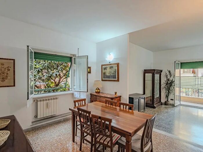 Appartamento trilocale in affitto in Via Francesco Cornaro, Roma