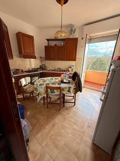 Appartamento trilocale in vendita in Via Umberto Giordano, Senigallia