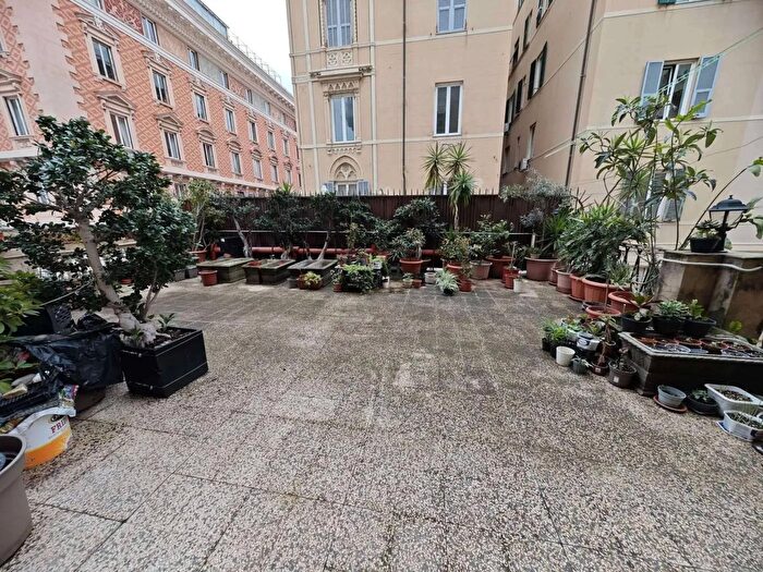 Appartamento con 8 locali in vendita in Via Anton Maria Maragliano Genova, Genova