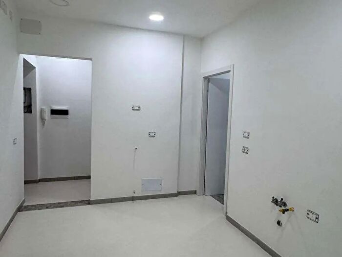 Appartamento bilocale in vendita in Via Consalvo, Napoli