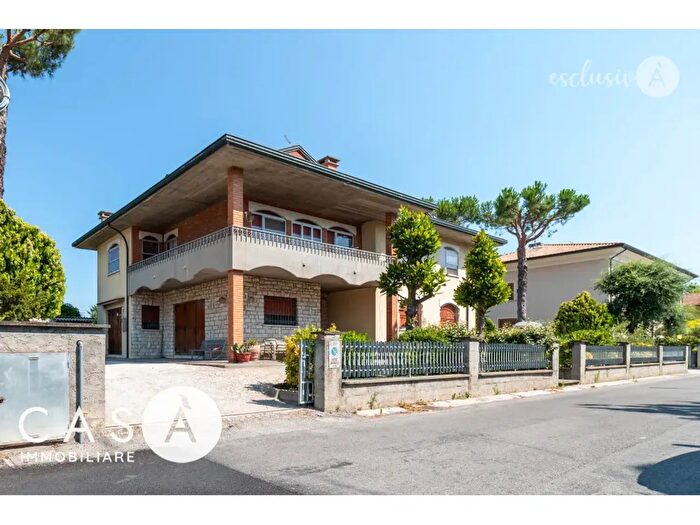 Casa con 7 locali in vendita in Via Orsa Maggiore, Cesenatico