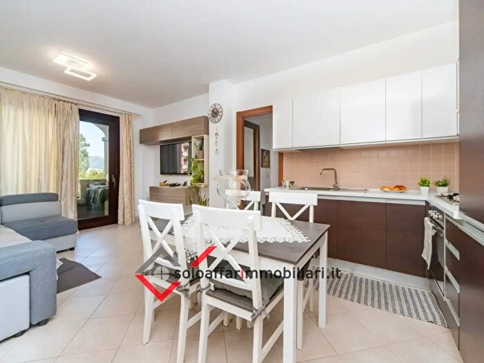 Appartamento trilocale in vendita in Via Germania, Olbia