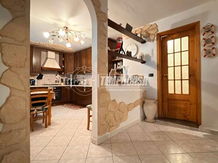 Appartamento trilocale in vendita in Via Maggio, Alpignano