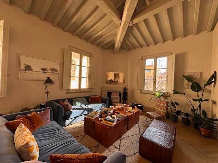 Appartamento con 6 locali in affitto in via delle Pinzochere, Santa Croce, Firenze