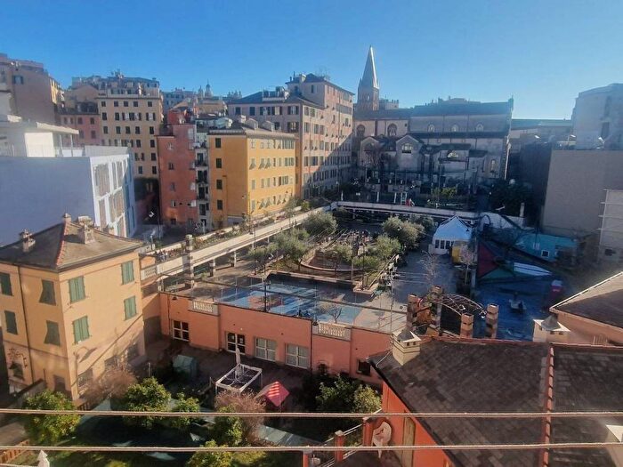 Appartamento quadrilocale in affitto in Via di San Donato, Molo, Genova