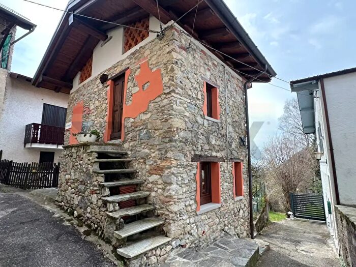 Casa bilocale in vendita in Arioli, Cittiglio