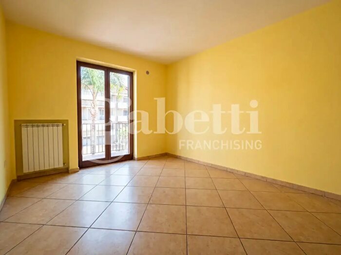 Appartamento trilocale in affitto in Via Innamorati, Giugliano In Campania