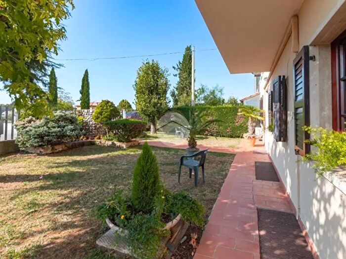 Casa con 5 locali in vendita in Via Scuole, Pescantina