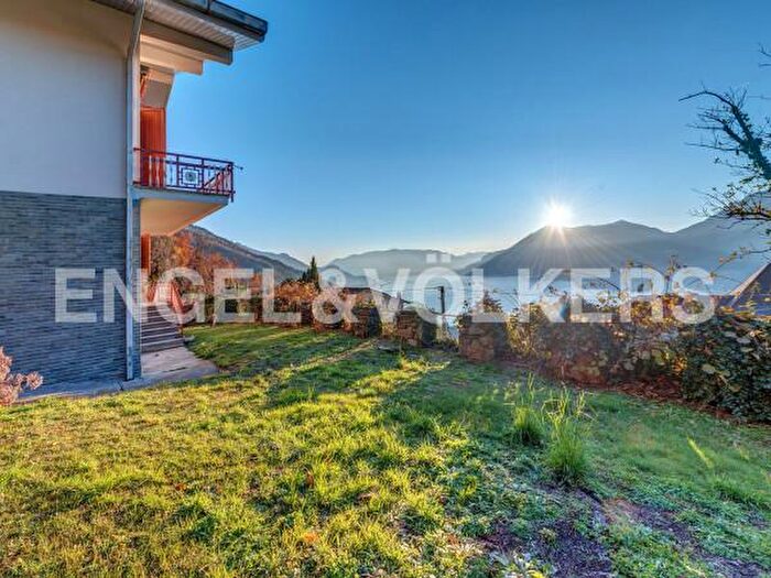 Casa con 6 locali in vendita in Valvarrone