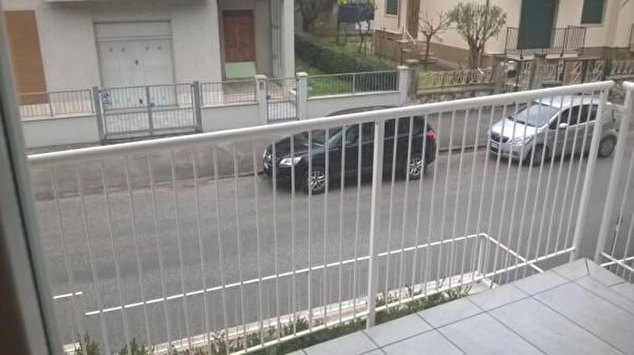 Appartamento con 6 locali in vendita in Francesco, Jesi