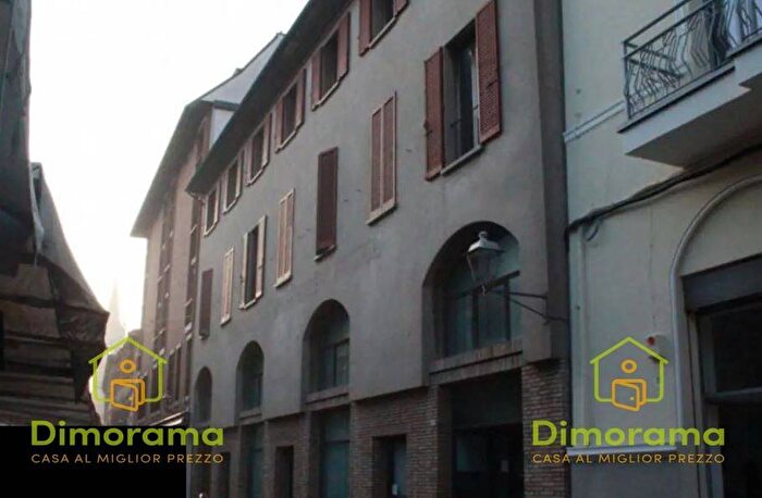 Casa con 6 locali in vendita in Via delle Torri, Centro Storico, Forlì