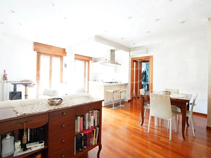 Appartamento trilocale in vendita in Viale San Marco, Venezia