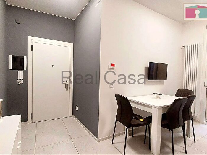 Appartamento trilocale in vendita in Via Rua del Muro, Modena