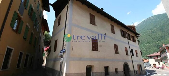 Appartamento con 7 locali in vendita in Dimaro Folgarida