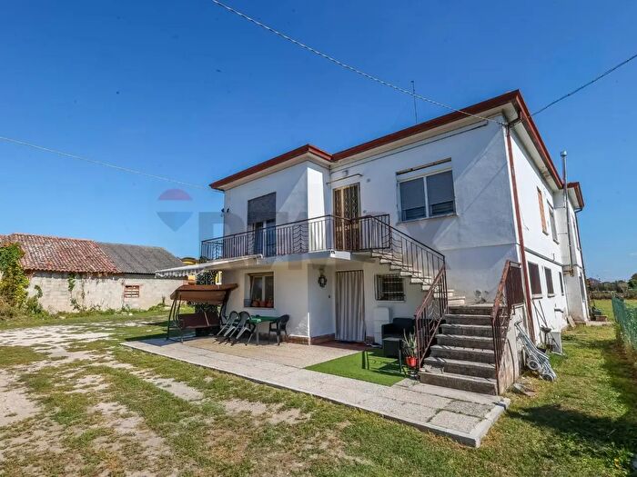 Casa con 12 locali in vendita in Via Anconetta, Castelbaldo