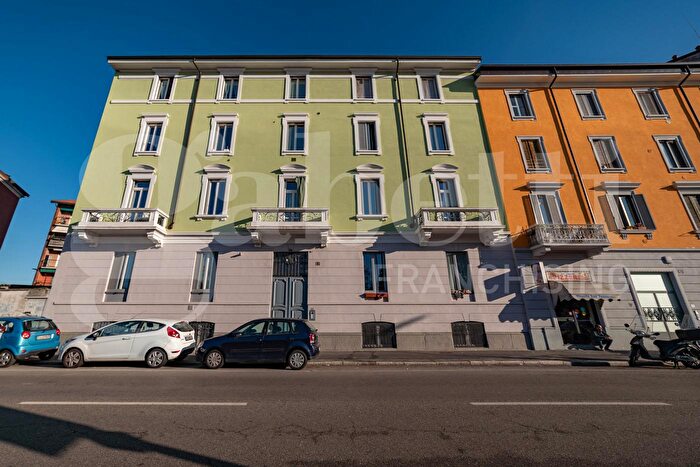 Appartamento quadrilocale in vendita in Via Chiesa Rossa, Milano