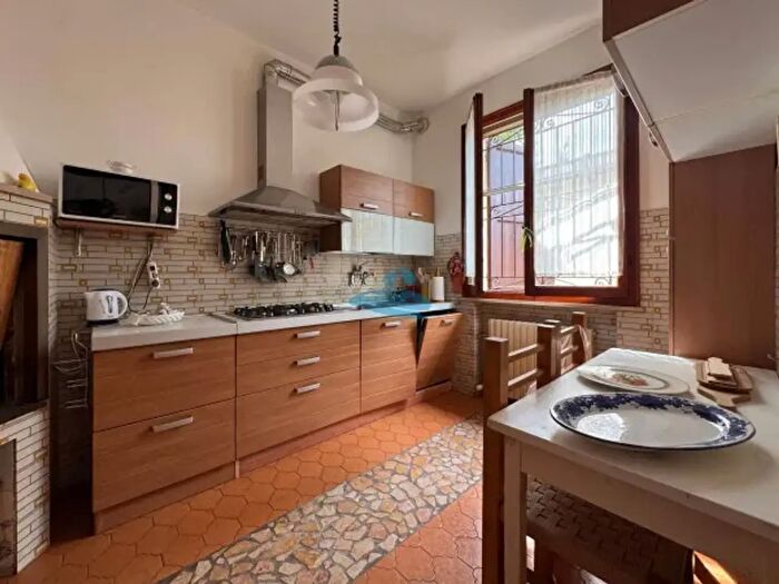 Casa con 6 locali in vendita in Via M Casadio, Russi