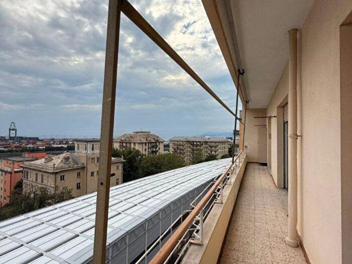 Appartamento con 6 locali in vendita in Salita Lorenzo Cappelloni, Pra', Genova