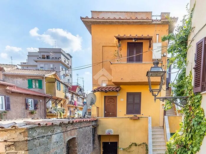 Appartamento bilocale in vendita in Via del Parco, Ariccia