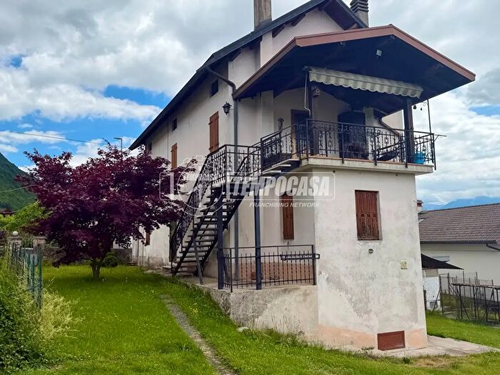 Appartamento bilocale in vendita in Via Fiammoi, Belluno
