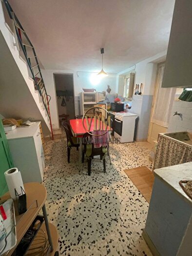 Casa con 7 locali in vendita in Piazza Carmine, Erice