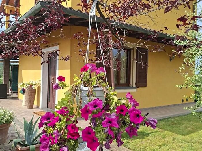 Casa con 6 locali in vendita in Santa Maria A Monte