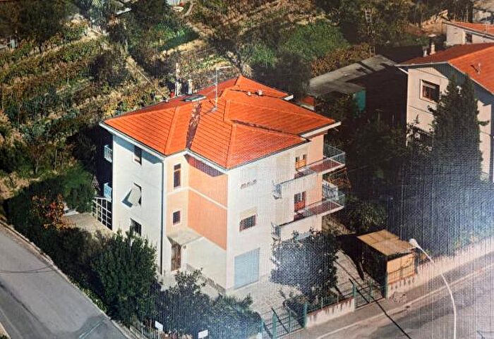 Appartamento quadrilocale in vendita in Via di Cafaggiolo, Pelago