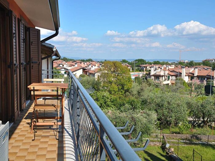 Appartamento bilocale in affitto in Via D Alighieri, Solarolo, Manerba del Garda